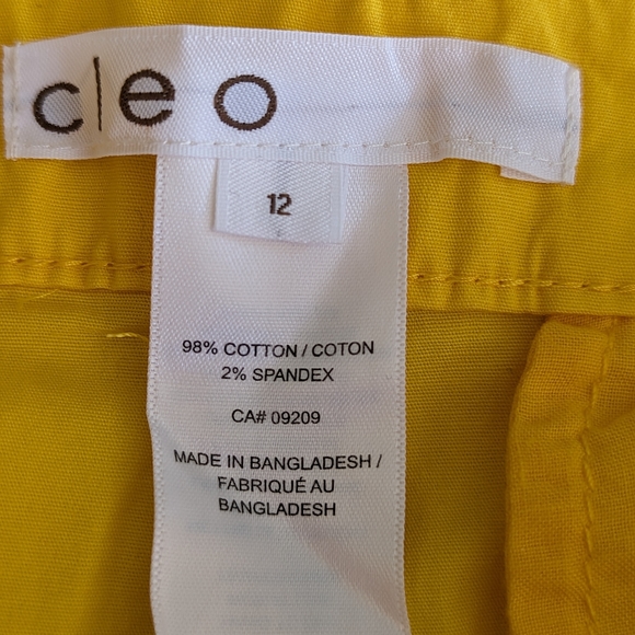 Cleo Size 12 Cotton/Spandex shorts - Picture 2 of 3